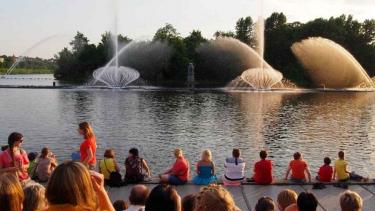 У масках та з дотриманням дистанції: нові правила відвідин фонтану у Вінниці