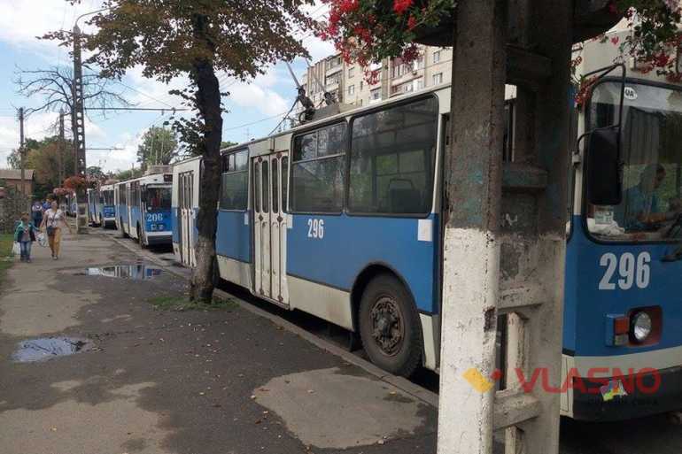 затори на дорозі у Вінниці фото
