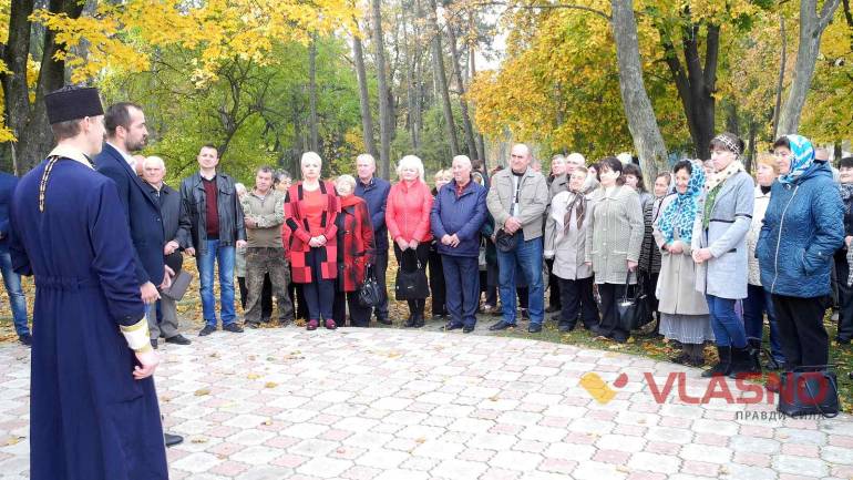 Віряни на Вінниччині відстоюють свій храм (ФОТО)