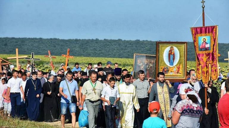 Хресну ходу на Вінниччині контролювали близько 100 військовослужбовців