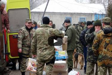 Жителі Попасної здивувалися &ldquo;гуманітарці&rdquo;, яка приїхала за 1000 кілометрів 