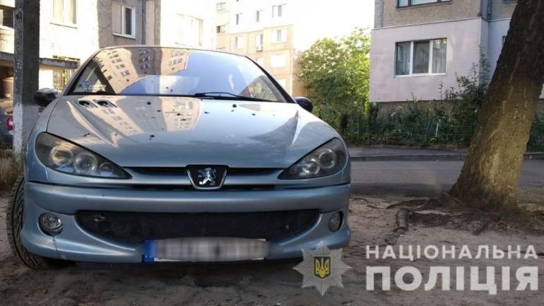 Вінницькому продавцеві дали фальшиві гроші за машину