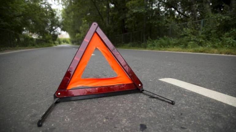 Водія затиснуло в салоні авто внаслідок ДТП на Вінниччині