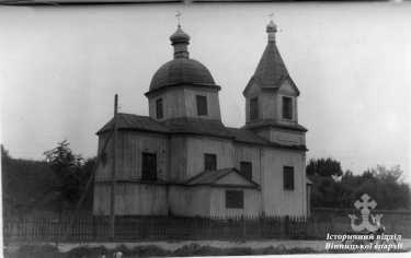 Вінницький священик збирає раритетні фото старих храмів (ФОТО)