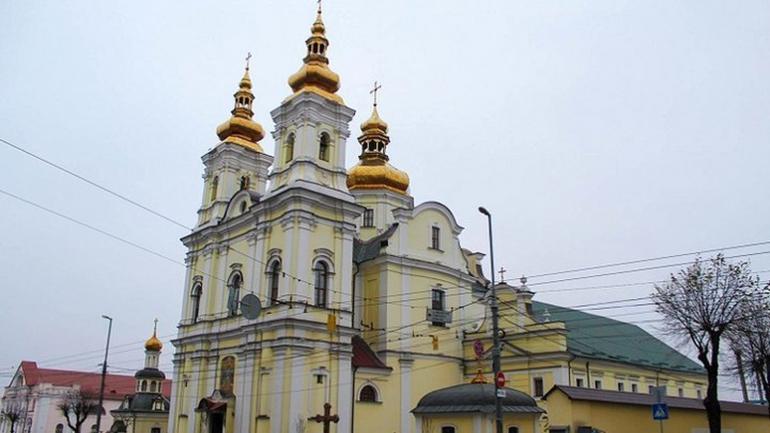 Вінничан, які прийдуть освятити паску до Спасо-Преображенського собору, не виганятимуть