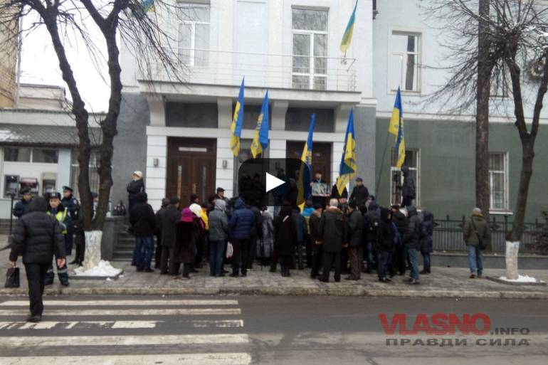 Пікет під міліцією переріс у компроміс