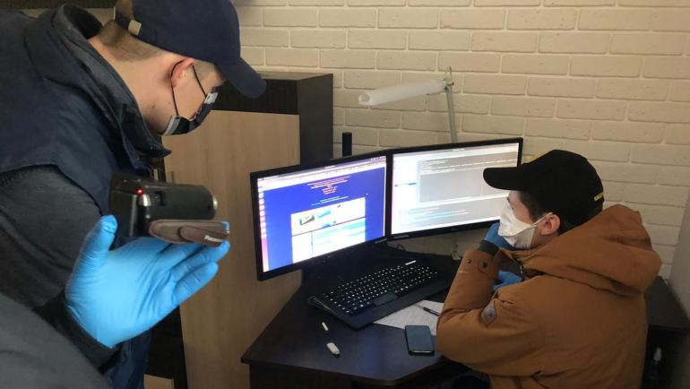 Студент з Вінниці зламував акаунти користувачів мережі та продавав їх хакерам