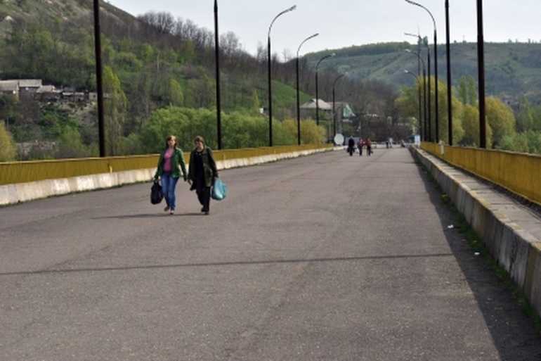 автомобільний пункт пропуску з Молдовою фото