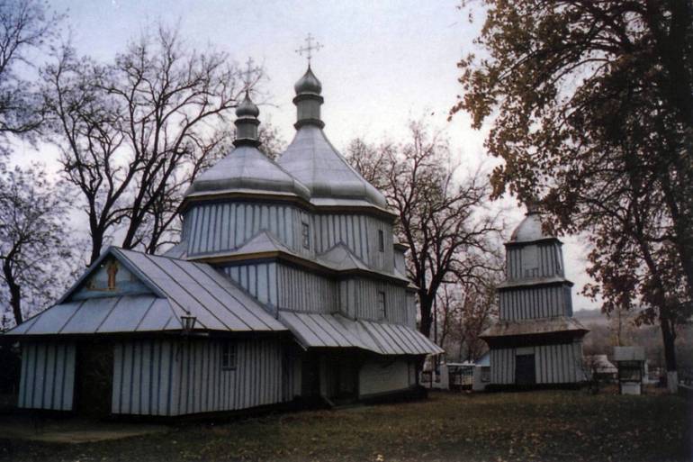 Покровська церква у селі Лозова фото