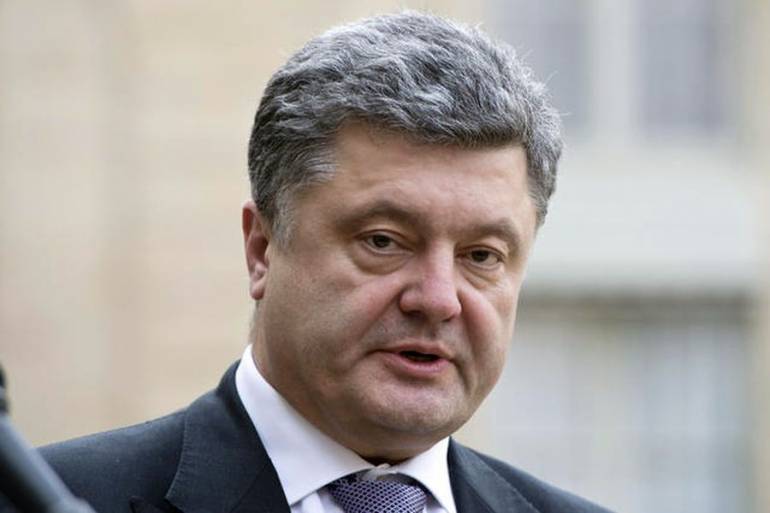 Порошенко готовий оголосити в України воєнний стан
