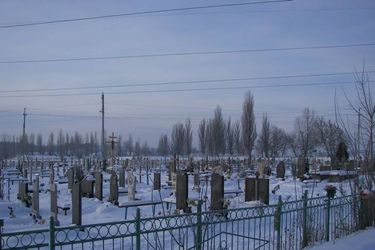 Вінницька влада закрила у Сабарові кладовище