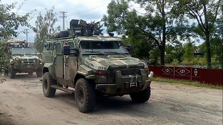 Росія перекидає техніку з &laquo;парадів&raquo; на передову