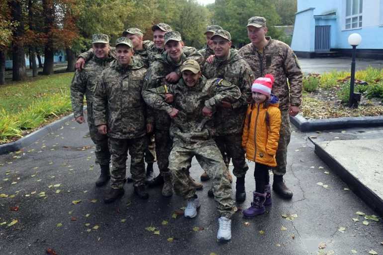 Після мінометного обстрілу на Луганщині вінницького авіатора врятував джгут побратима