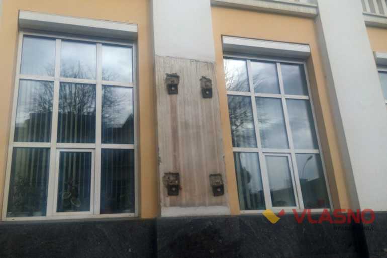 демонтаж дошки на Вінницькій облраді фото