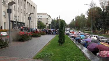 черга за субсидією у Вінниці фото