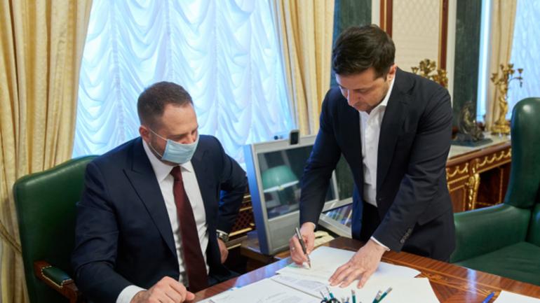 Зеленский підписав закон про ринок землі