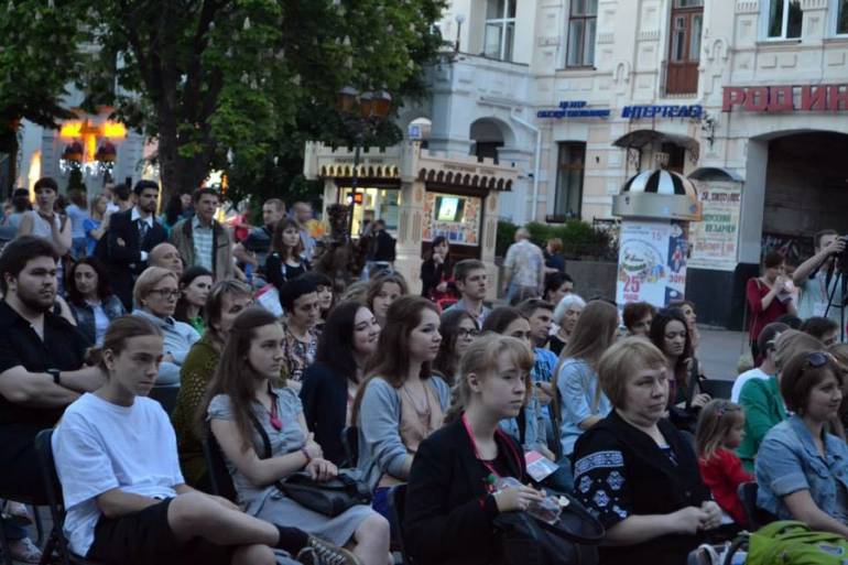 "Кінодворик" у Вінниці фото