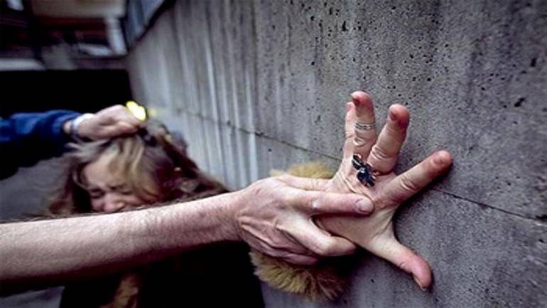 У Вінницькій області чоловік зґвалтував свою падчерку