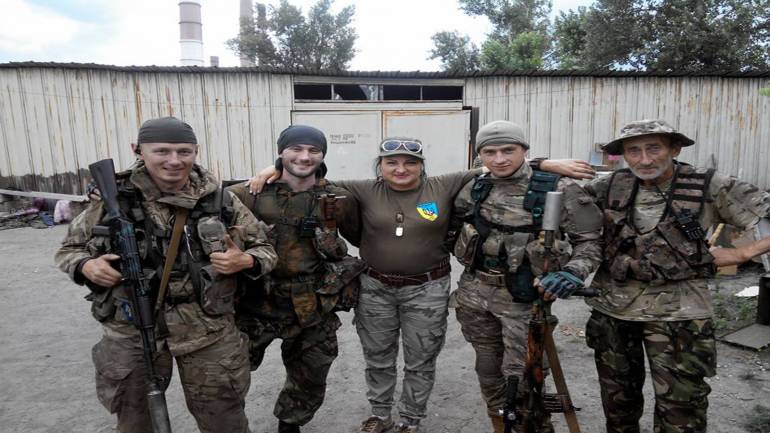 На Луганщині загинула відома волонтерка Яна Червона та воїн Сергій Милютін