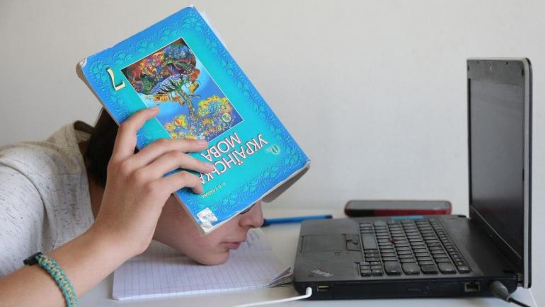 Батьків вінницьких школярів анкетують, щоб виправити недоліки онлайн-навчання