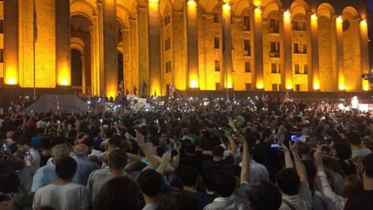 У Тбілісі під час мітингу постраждало більше 30 журналістів