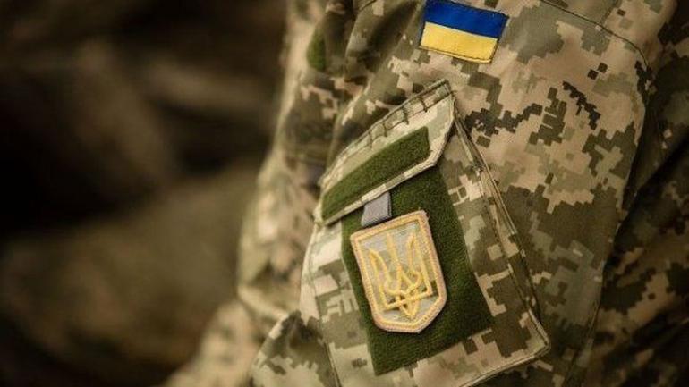 Вночі у Вінниці невідомі порізали військовослужбовця