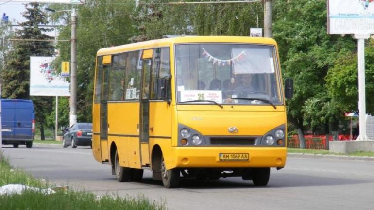 В райцентрі на Вінниччині дозволили їздити міському транспорту
