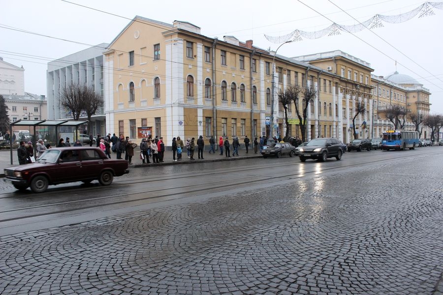 Вінничани падають на &ldquo;посолених&rdquo; тротуарах