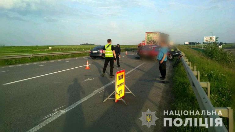 Водій вантажівки з Вінниччини у Рівному створив ДТП, де загинуло чотири людини