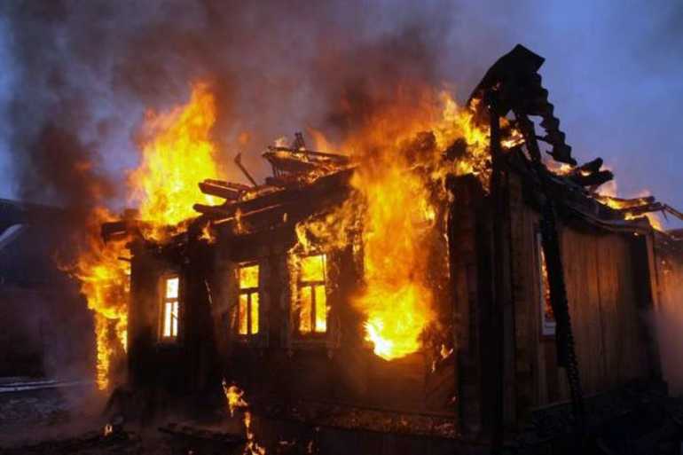 горить-будинок-фото