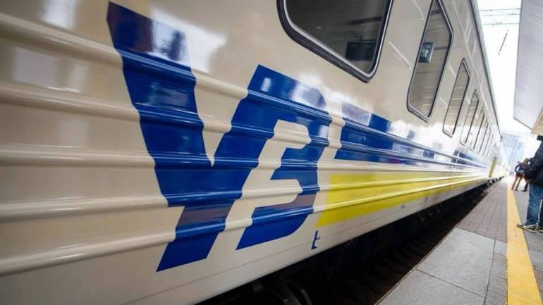 Українці вимагають від Кабміну закупівлі нових пасажирських вагонів