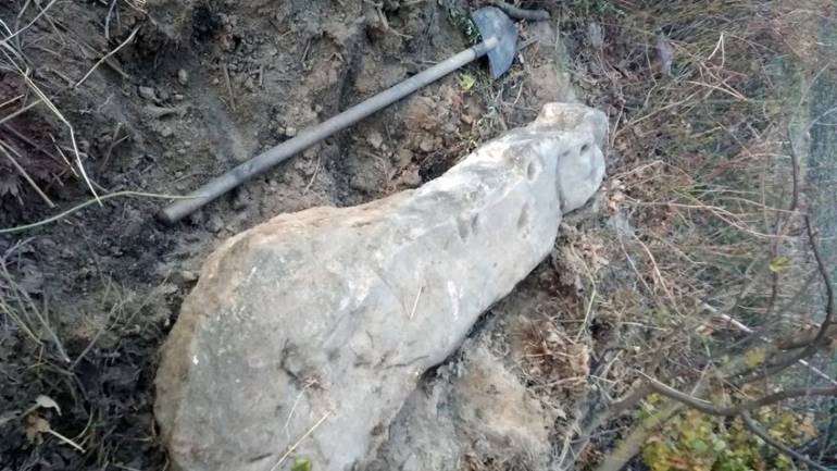 Вінницькі краєзнавці знайшли кам&rsquo;яну стелу часів бронзової доби
