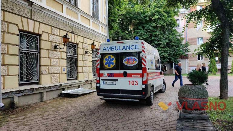У вінницькому міському суді затриманий порізав себе