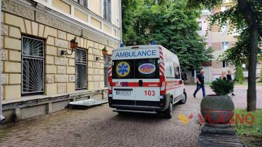 У вінницькому міському суді затриманий порізав себе