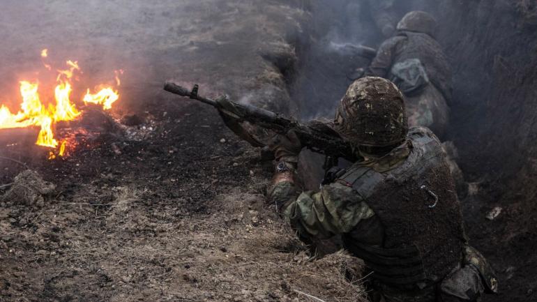 На Донбасі йдуть важкі бої. Серед українських віськових втрати