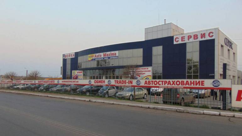 У Миколаєві стався вибух у автосалоні
