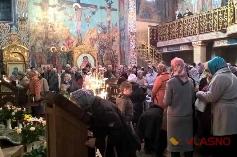 служба на Покрови Святої Богородиці у Свято-Преображенському кафедральному соборі у Вінниці фото