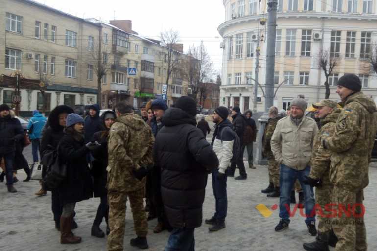 протест під Вінницькою ОДА фото