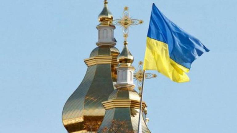 Вінничани молились під стінами поліції