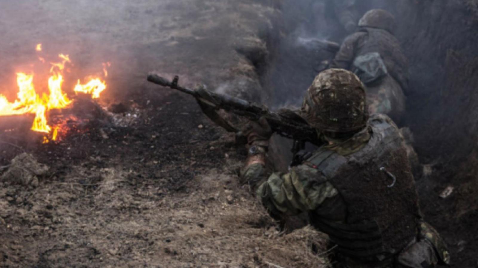 На Донбасі поранили військовослужбовця