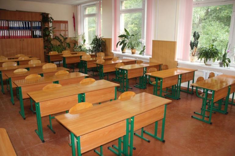 У Козятині учнів старших класів відправили на дистанційне навчання