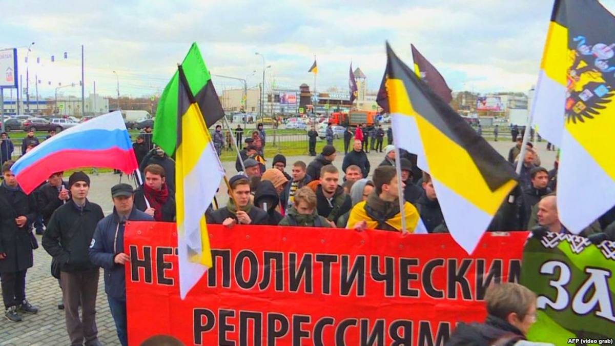 У Росії в день свята Дня народної єдності відбулися традиційні &laquo;російські марші&raquo;, деяких учасників затримано