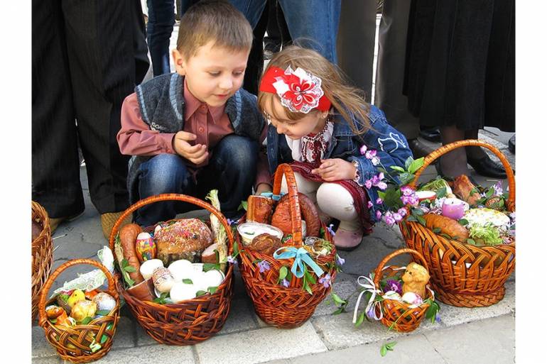 Вінничани напередодні Великодня стараюся не грішити, задумуюся над сенсом життя та виправляють помилки