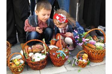 Вінничани напередодні Великодня стараюся не грішити, задумуюся над сенсом життя та виправляють помилки