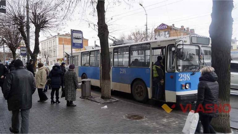 Причину вибуху колеса у вінницькому тролейбусі встановить експертиза