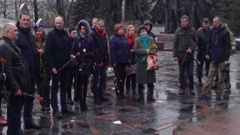 Родини загиблих добровольців воліють, аби влада пам&rsquo;ятала їх синів (ФОТО)