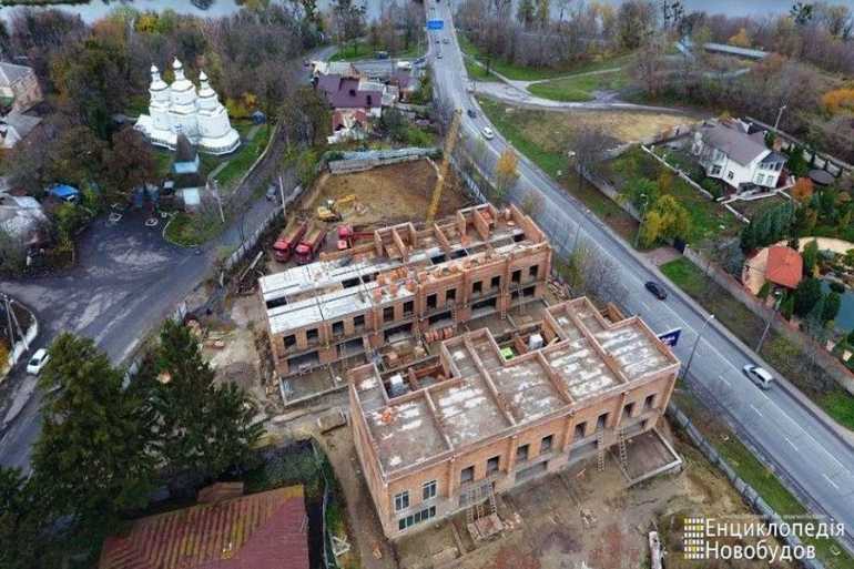 У Вінниці біля дерев&rsquo;яного храму будують триповерхові котеджі 