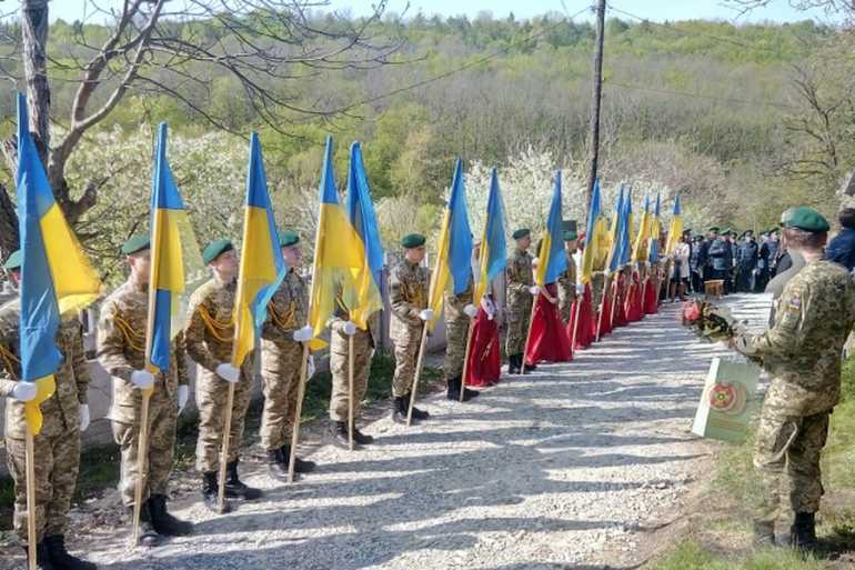 відкриття вулиці Олександра Дзюбелюка фото