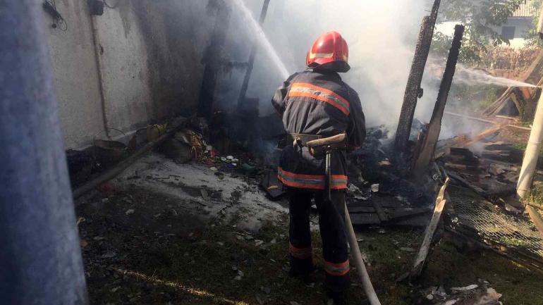 У Бершадському районі згоріла літня кухня