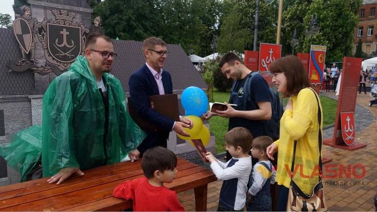 У День Європи вінничани приймали присягу на вірність місту